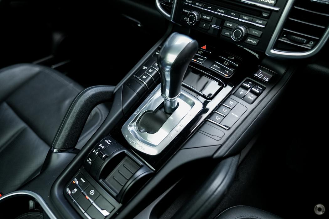 
								2015 Porsche Cayenne 92A MY16 Wagon 5dr Tiptronic 8sp 4×4 3.6i – #277 full									
