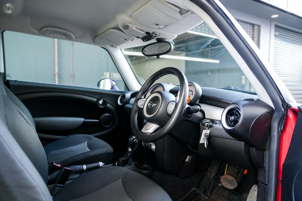
								2009 MINI Hatch R56 Cooper Hatchback 3dr Steptronic 6sp 1.6i #259 full									