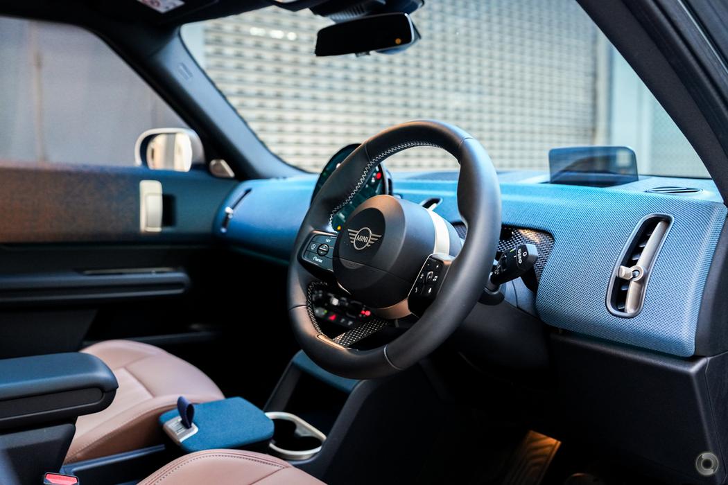 
								2024 MINI Countryman U25 S Favoured Wagon 5dr DCT 7sp ALL4 2.0T #317 full									