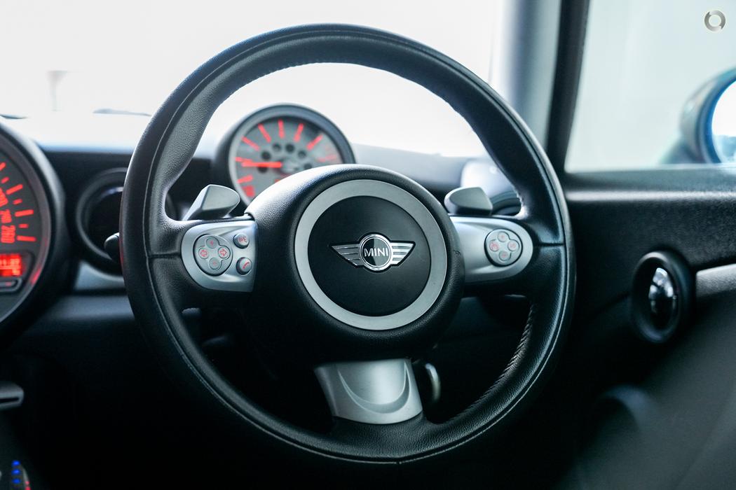 
								2009 MINI Hatch R56 Cooper Hatchback 3dr Steptronic 6sp 1.6i #259 full									