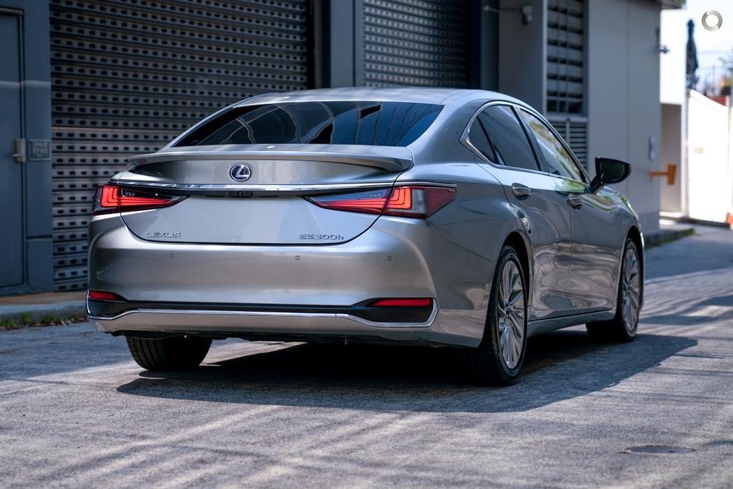 2019 Lexus ES AXZH10R ES300h Sports Luxury Sedan 4dr CVT 1sp 2.5i88kW Hybrid – #438