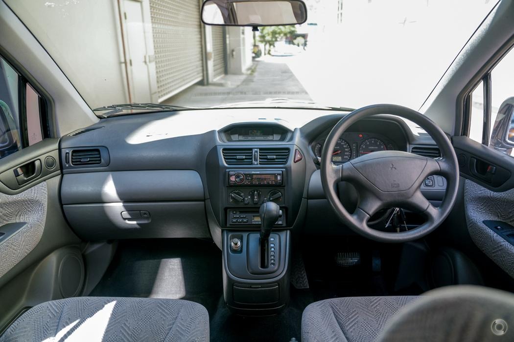 
								1998 Mitsubishi Nimbus UG GLX Wagon 7st 5dr Auto 4sp 2.4i – #513 full									