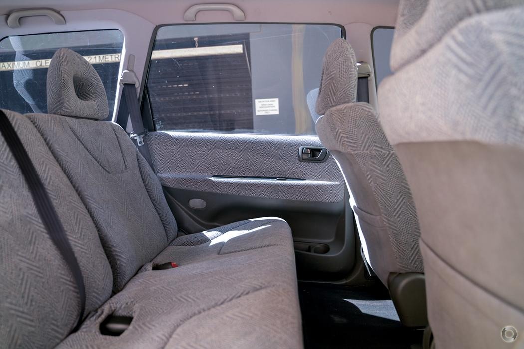 
								1998 Mitsubishi Nimbus UG GLX Wagon 7st 5dr Auto 4sp 2.4i – #513 full									