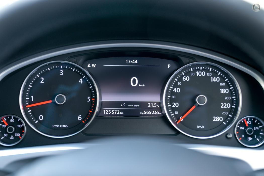 
								2011 Volkswagen Touareg 7P MY12 V6 TDI Wagon 5dr Tiptronic 8sp 4MOTION 681kg 3.0DT – #505 sold full									