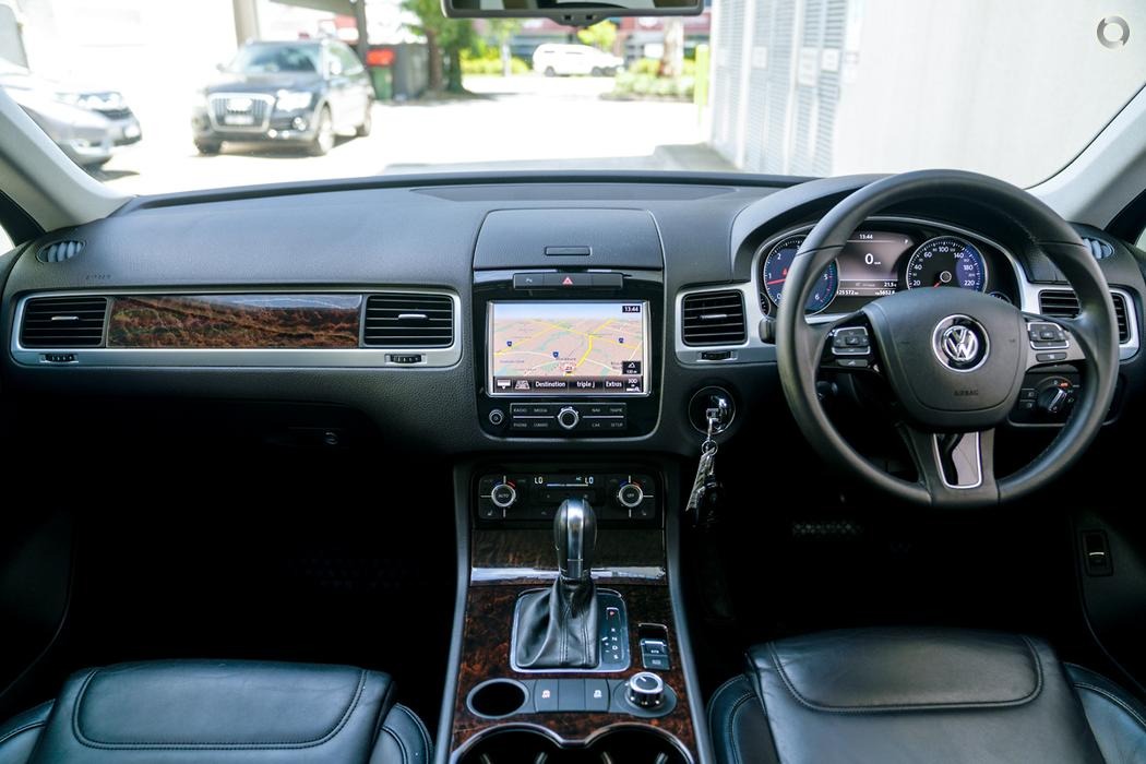 
								2011 Volkswagen Touareg 7P MY12 V6 TDI Wagon 5dr Tiptronic 8sp 4MOTION 681kg 3.0DT – #505 sold full									