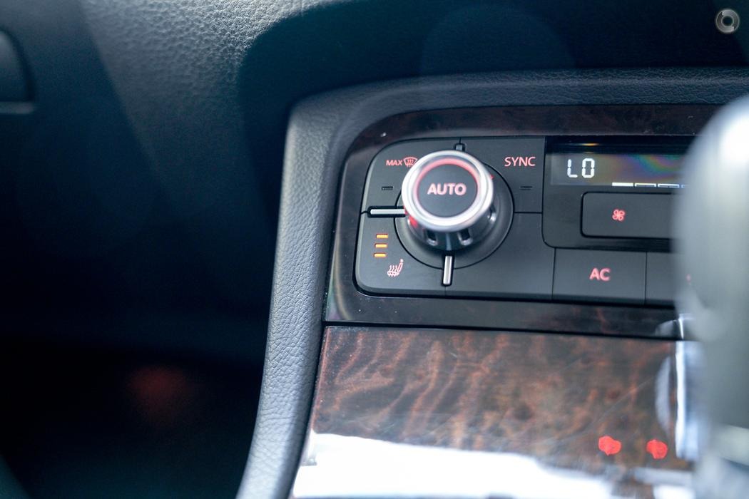 
								2011 Volkswagen Touareg 7P MY12 V6 TDI Wagon 5dr Tiptronic 8sp 4MOTION 681kg 3.0DT – #505 sold full									