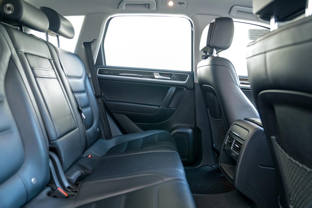 
								2011 Volkswagen Touareg 7P MY12 V6 TDI Wagon 5dr Tiptronic 8sp 4MOTION 681kg 3.0DT – #505 sold full									