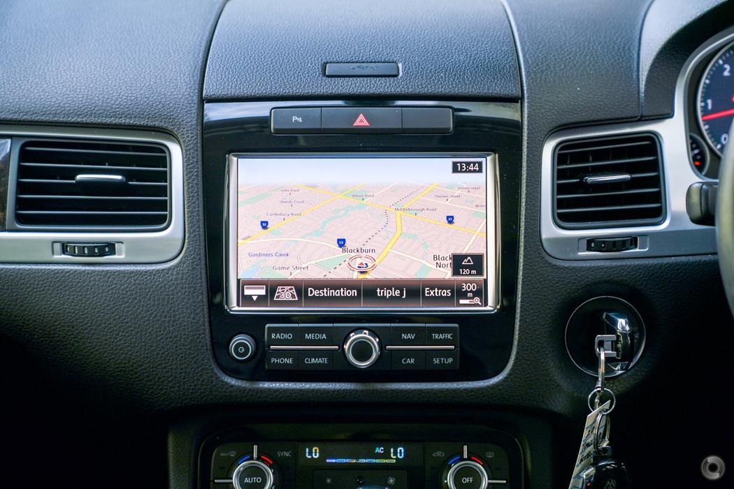 
								2011 Volkswagen Touareg 7P MY12 V6 TDI Wagon 5dr Tiptronic 8sp 4MOTION 681kg 3.0DT – #505 sold full									