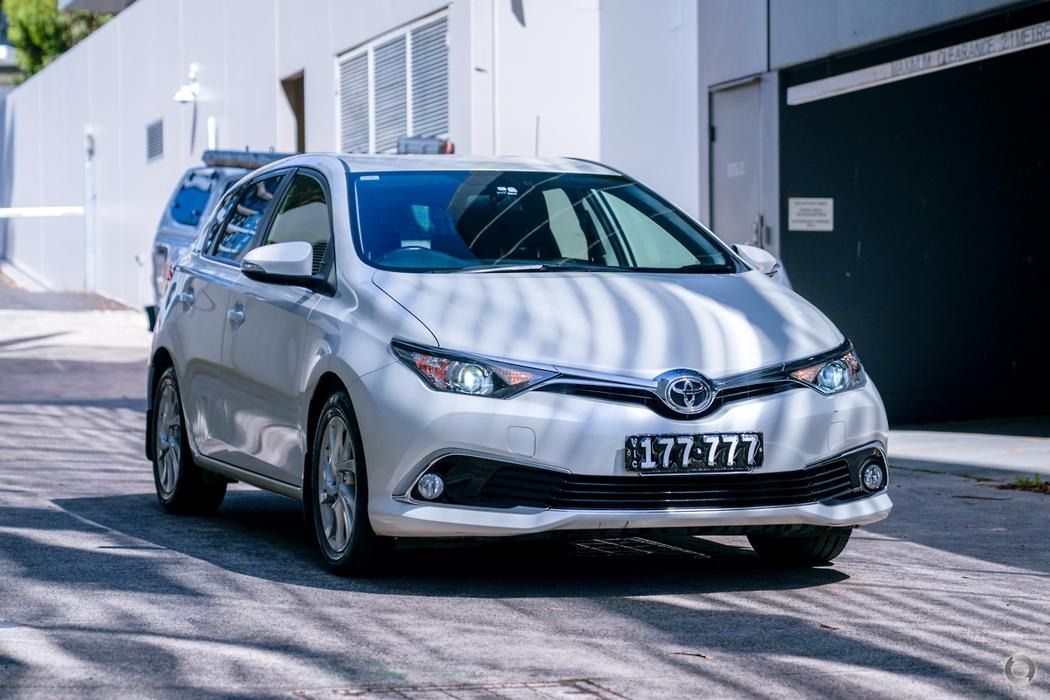 2016 Toyota Corolla ZRE182R Ascent Sport Hatchback 5dr S CVT 7sp 1.8i01