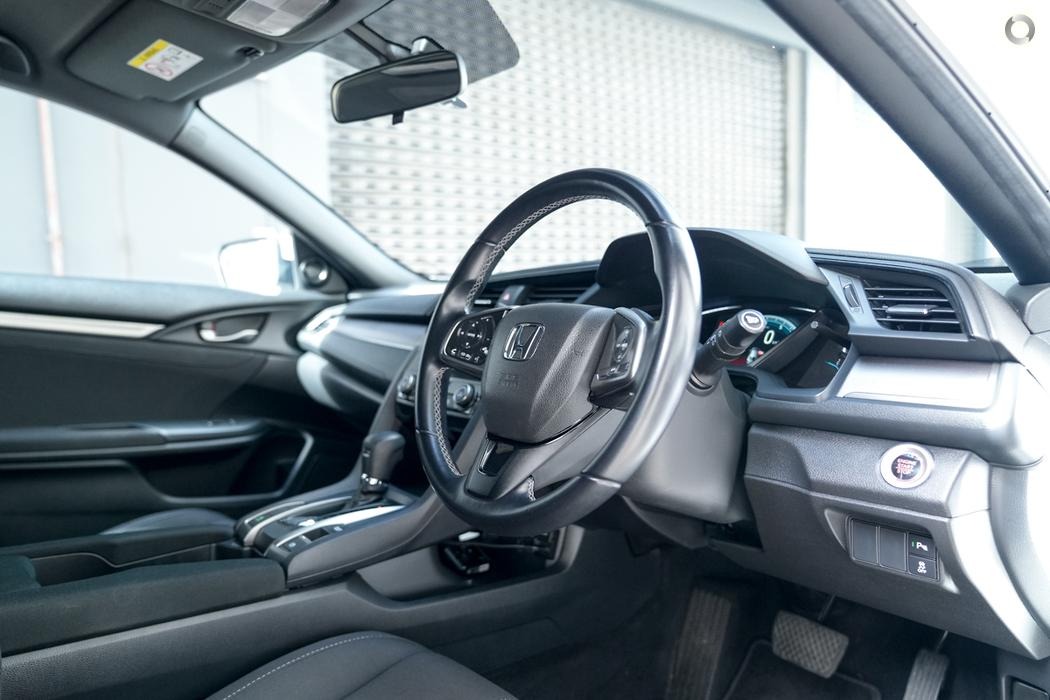 
								2017 Honda Civic 10th Gen MY17 VTi-L Hatchback 5dr CVT 1sp 1.5T – #577 full									