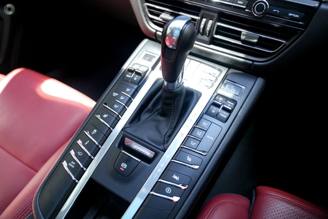 
								2019 Porsche Macan 95B MY20 Wagon 5dr PDK 7sp AWD 715kg 2.0T – #535 full									