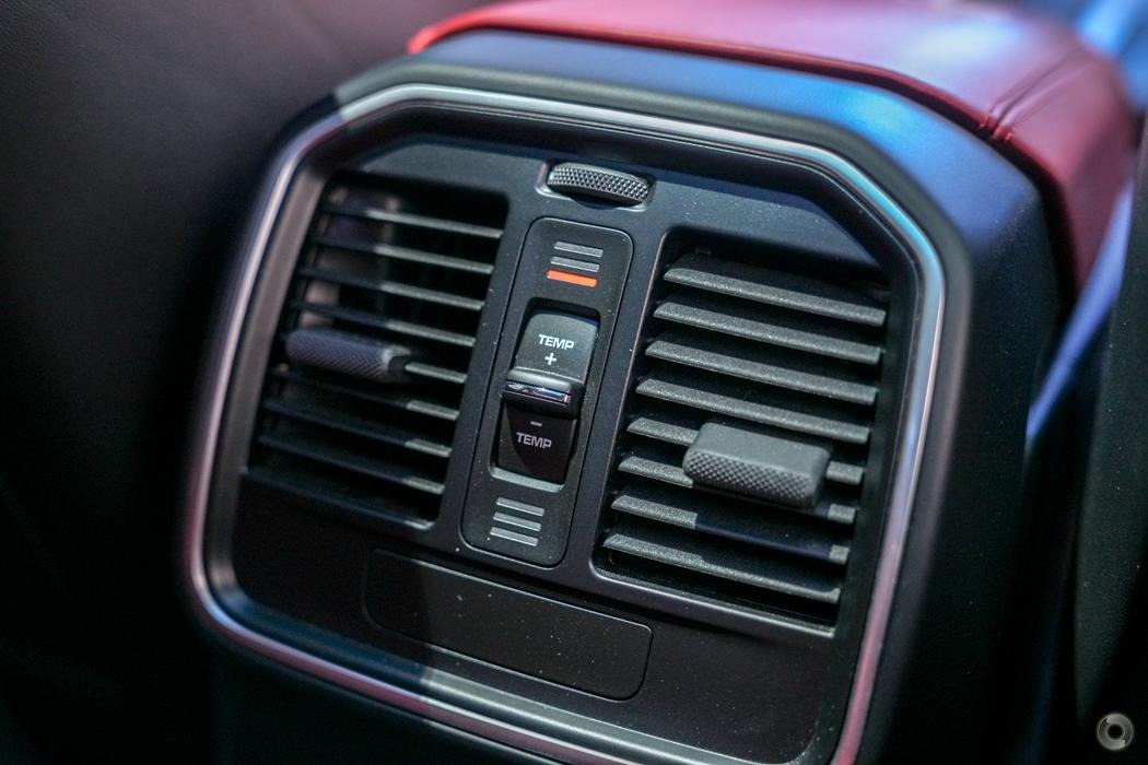 
								2019 Porsche Macan 95B MY20 Wagon 5dr PDK 7sp AWD 715kg 2.0T – #535 full									