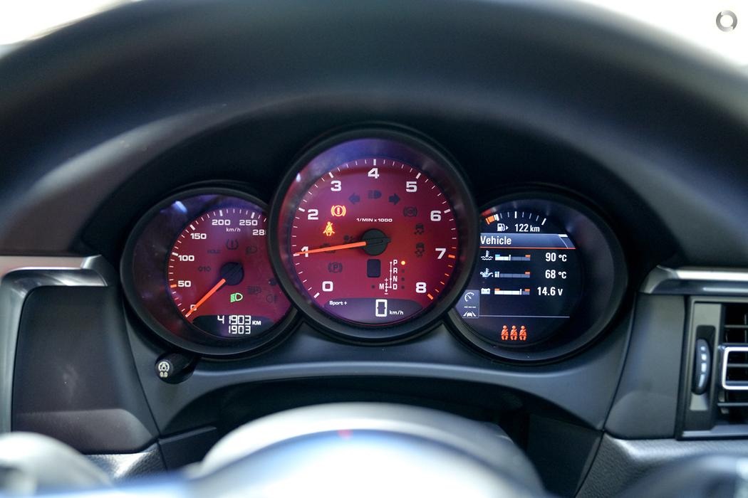 
								2019 Porsche Macan 95B MY20 Wagon 5dr PDK 7sp AWD 715kg 2.0T – #535 full									