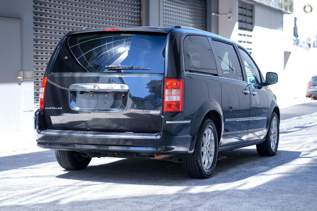 
								2011 Chrysler Grand Voyager RT 5th Gen MY10 Limited Wagon 7st 5dr Auto 6sp 3.8i – #599 full									