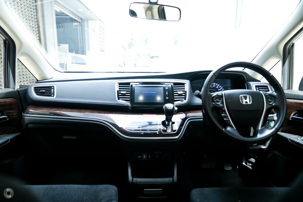 
								2014 Honda Odyssey RC MY14 VTi Wagon 8st 5dr CVT 7sp 2.4i – #606 full									