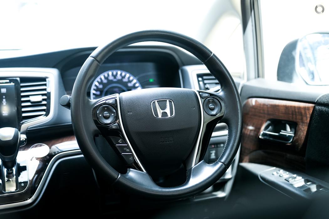 
								2014 Honda Odyssey RC MY14 VTi Wagon 8st 5dr CVT 7sp 2.4i – #606 full									