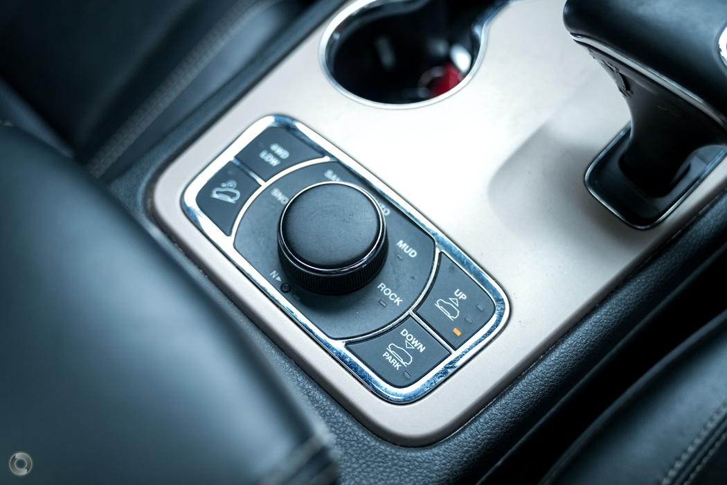 
								2014 Jeep Grand Cherokee WK MY15 Overland Wagon 5dr Spts Auto 8sp 4×4 3.6i – #591 sold full									