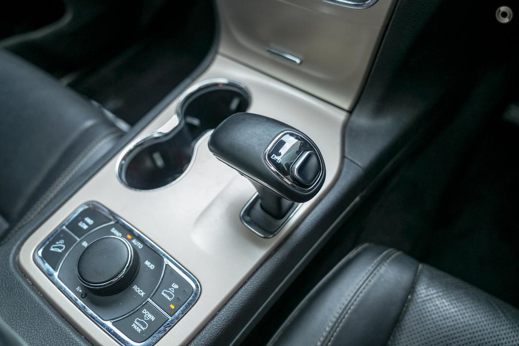 
								2014 Jeep Grand Cherokee WK MY15 Overland Wagon 5dr Spts Auto 8sp 4×4 3.6i – #591 sold full									