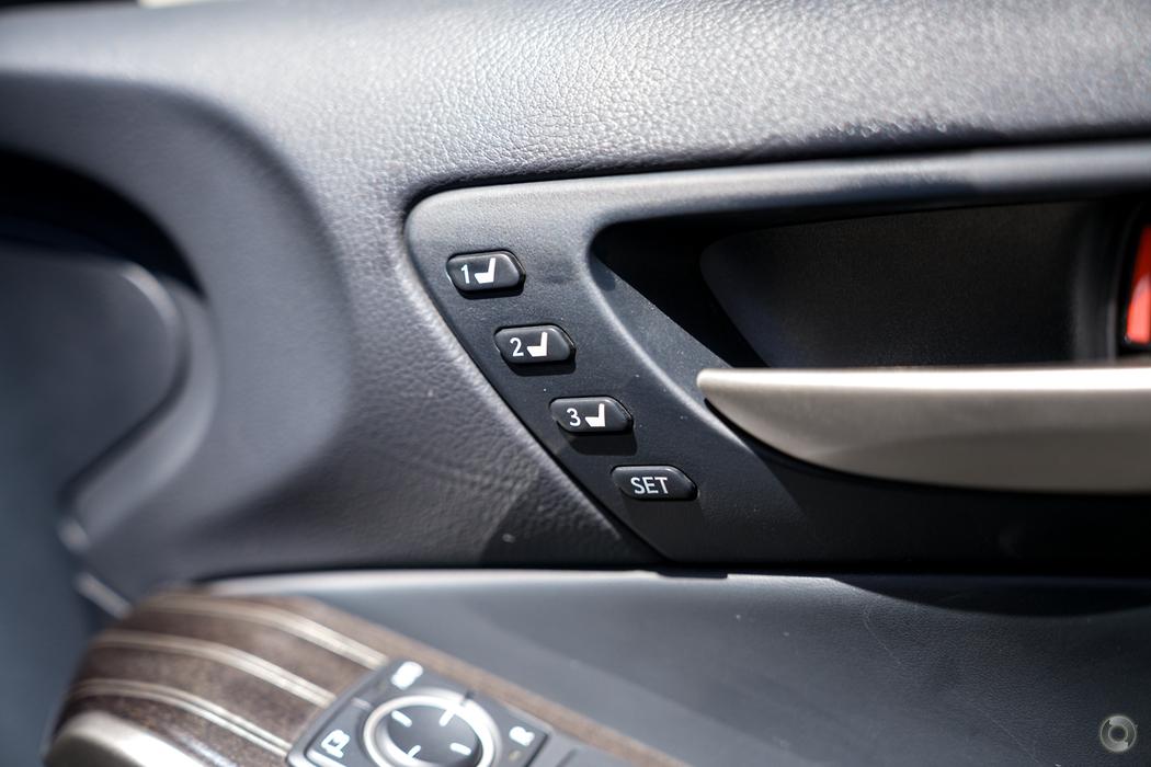 
								2017 Lexus IS ASE30R IS200t Sports Luxury Sedan 4dr Spts Auto 8sp 2.0T – #612 full									