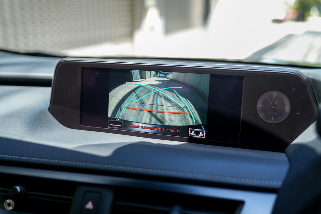 
								2019 Lexus UX MZAA10R UX200 Luxury Hatchback 5dr CVT 1sp 2WD 2.0i #605 full									