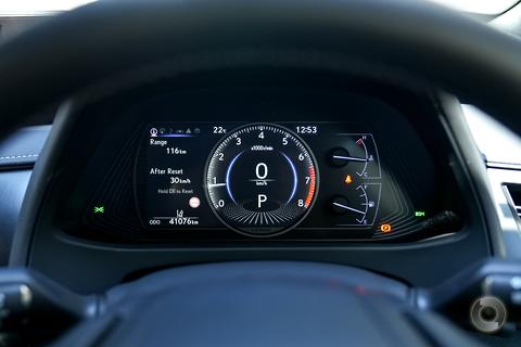 
								2019 Lexus UX MZAA10R UX200 Luxury Hatchback 5dr CVT 1sp 2WD 2.0i #605 full									