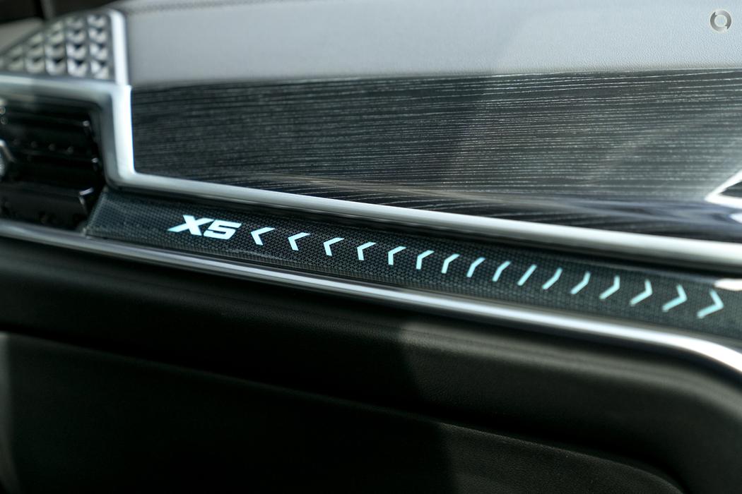 
								2023 BMW X5 G05 LCI xDrive30d M Sport Wagon 5dr Steptronic 8sp 4×4 730kg 3.0DT full									