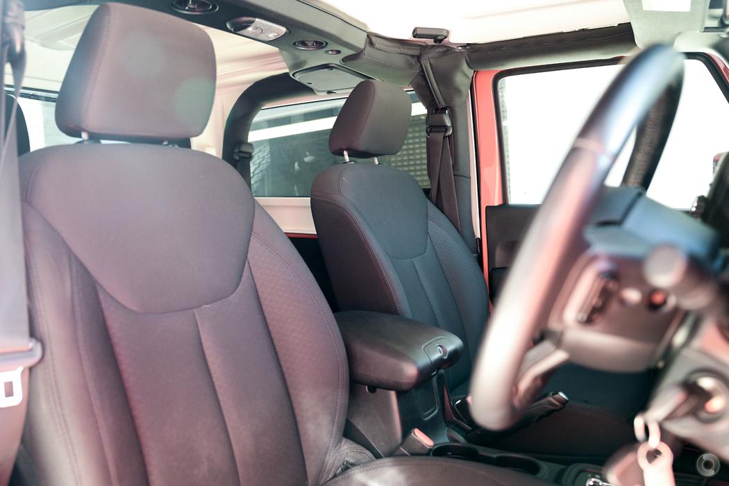 
								2015 Jeep Wrangler JK MY15 Sport Softtop 2dr Auto 5sp 4×4 3.6i – #658 full									