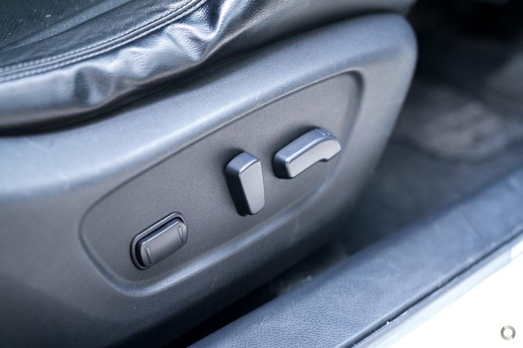 
								2015 Nissan X-TRAIL T32 ST-L Wagon 5dr X-tronic 7sp 2WD 2.5i – #666 full									