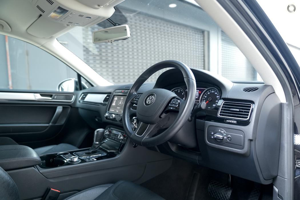 
								2015 Volkswagen Touareg 7P MY16 150TDI Wagon 5dr Tiptronic 8sp 4MOTION 3.0DT – #637 full									