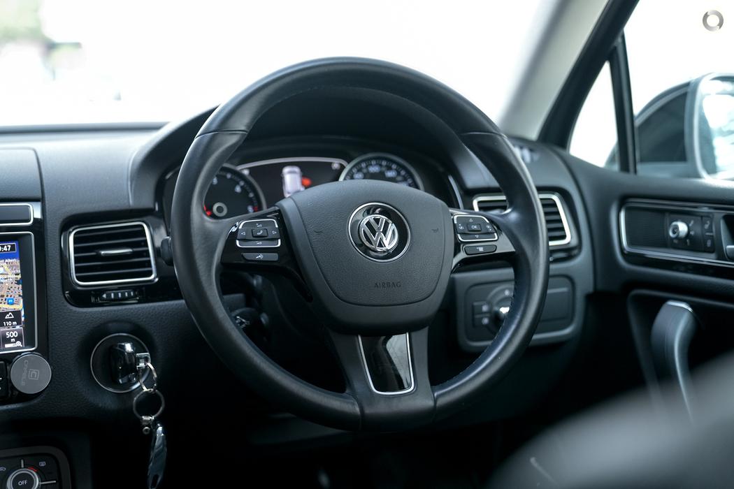 
								2015 Volkswagen Touareg 7P MY16 150TDI Wagon 5dr Tiptronic 8sp 4MOTION 3.0DT – #637 full									