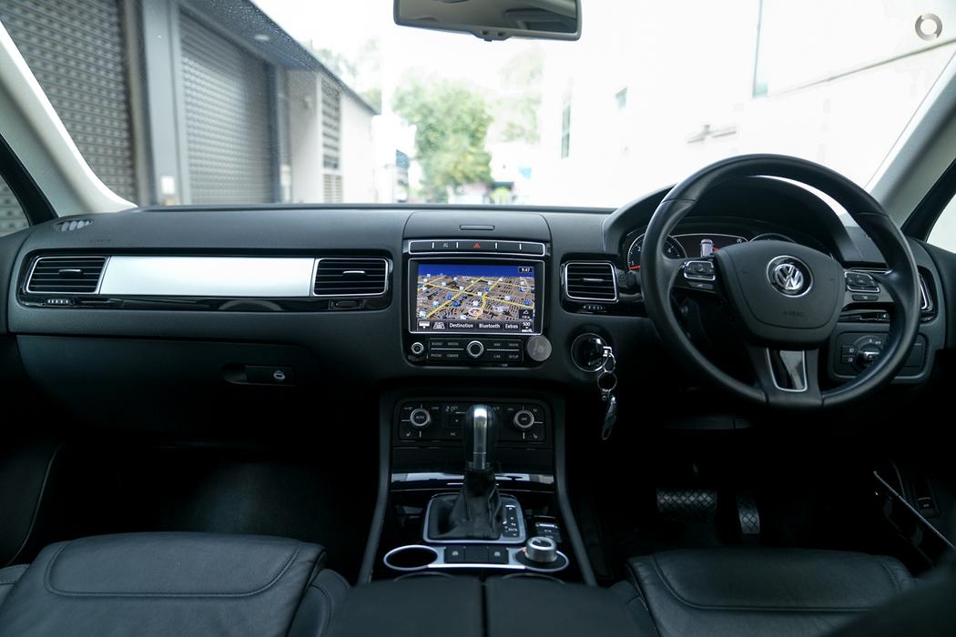 
								2015 Volkswagen Touareg 7P MY16 150TDI Wagon 5dr Tiptronic 8sp 4MOTION 3.0DT – #637 full									