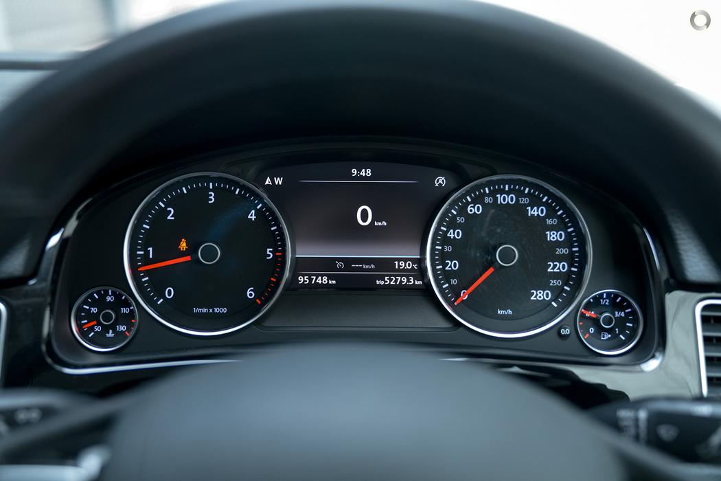 
								2015 Volkswagen Touareg 7P MY16 150TDI Wagon 5dr Tiptronic 8sp 4MOTION 3.0DT – #637 full									