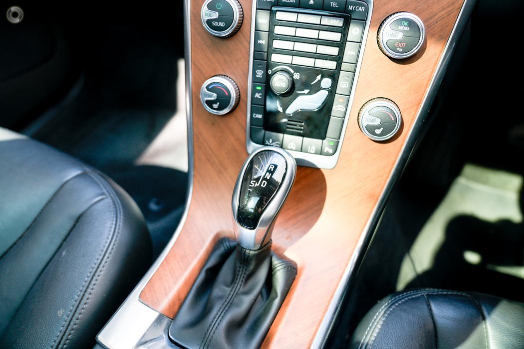 
								2016 Volvo XC60 DZ MY17 T5 Luxury Wagon 5dr Geartronic 8sp AWD 2.0T – #601 full									