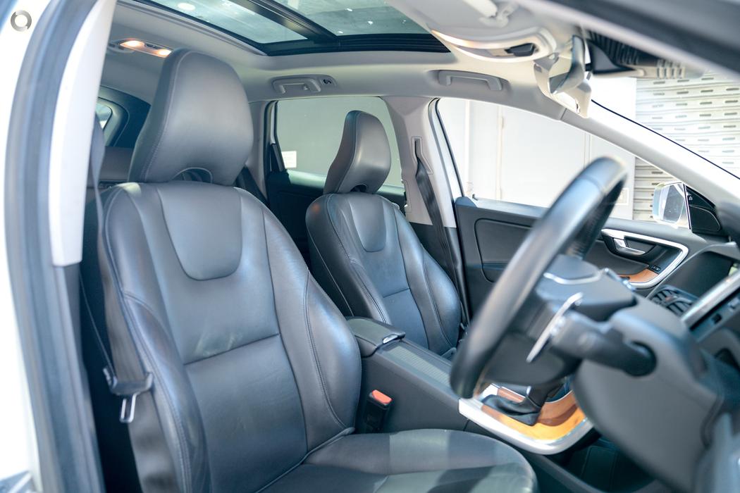 
								2016 Volvo XC60 DZ MY17 T5 Luxury Wagon 5dr Geartronic 8sp AWD 2.0T – #601 full									