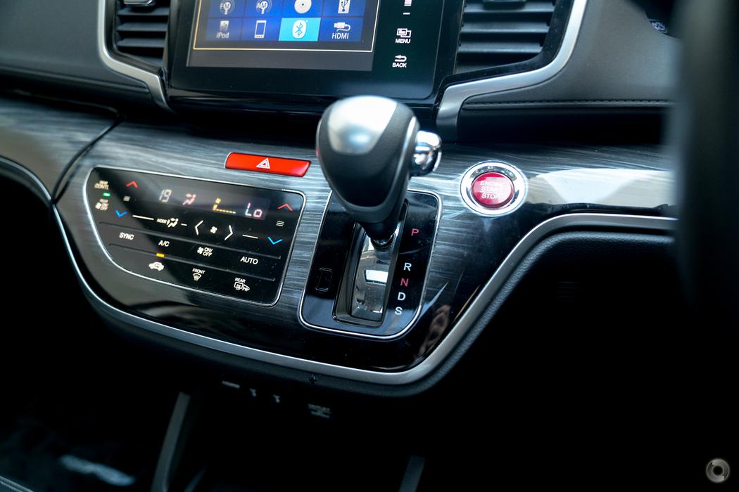 
								2017 Honda Odyssey RC MY17 VTi-L Wagon 7st 5dr CVT 7sp 2.4i – #646 full									