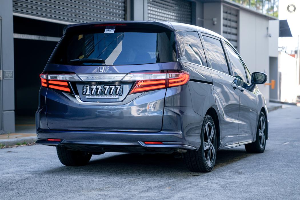 
								2017 Honda Odyssey RC MY17 VTi-L Wagon 7st 5dr CVT 7sp 2.4i – #646 full									