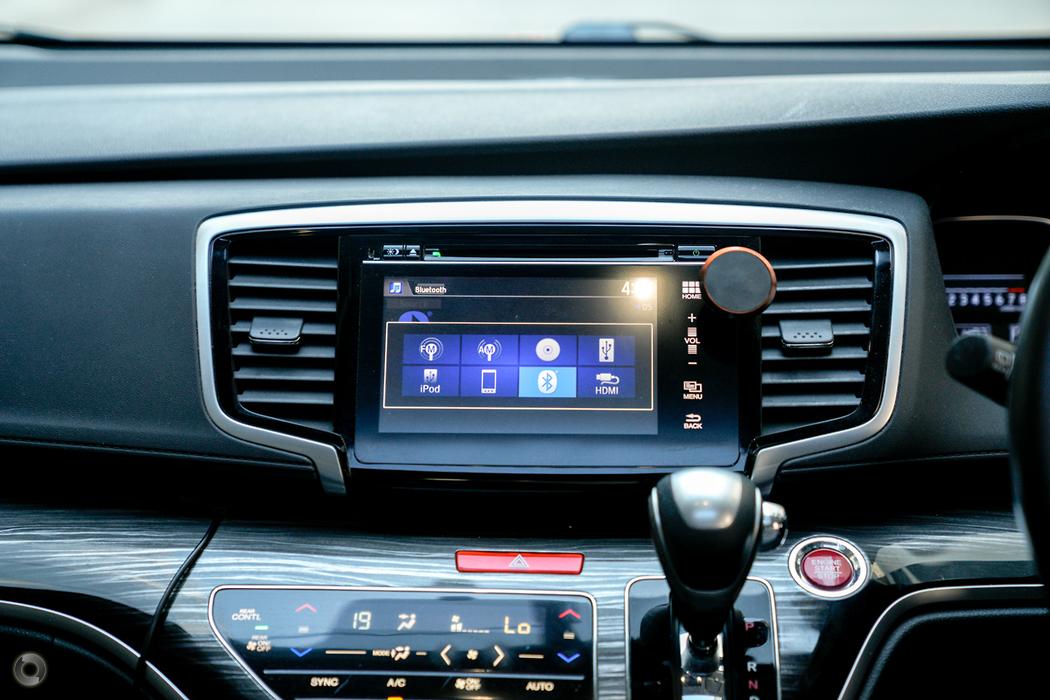 
								2017 Honda Odyssey RC MY17 VTi-L Wagon 7st 5dr CVT 7sp 2.4i – #646 full									