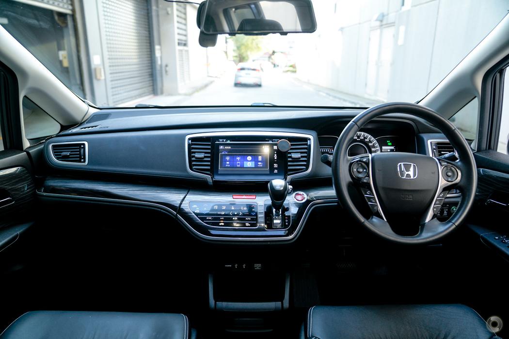 
								2017 Honda Odyssey RC MY17 VTi-L Wagon 7st 5dr CVT 7sp 2.4i – #646 full									