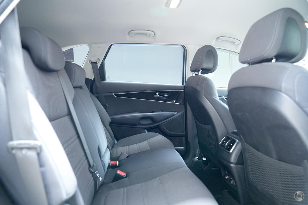 
								2017 Kia Sorento UM MY17 Si Wagon 7st 5dr Spts Auto 6sp 3.3i #632 full									