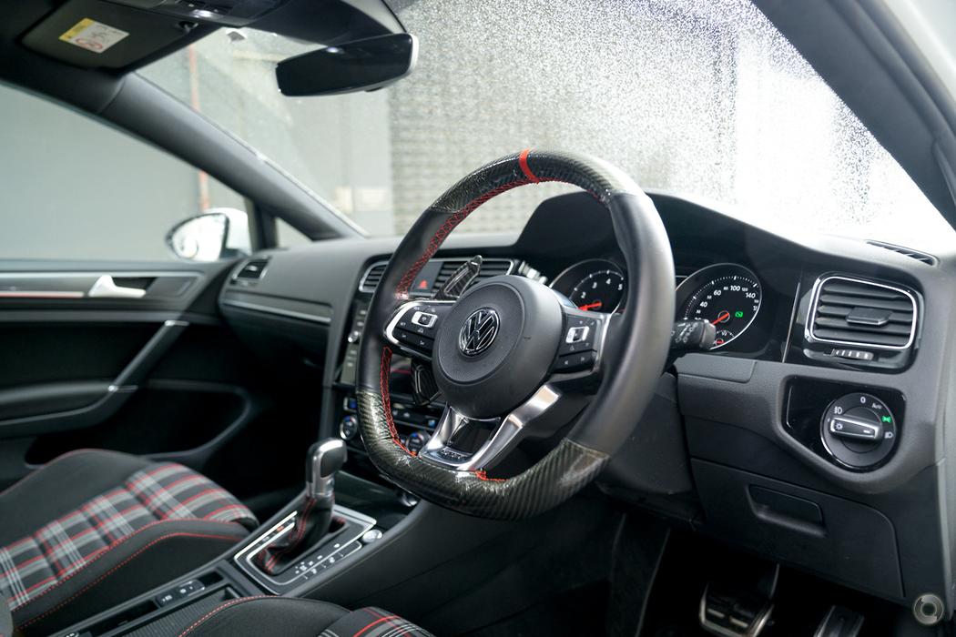 
								2018 Volkswagen Golf 7.5 MY18 GTI Hatchback 5dr DSG 6sp 2.0T full									