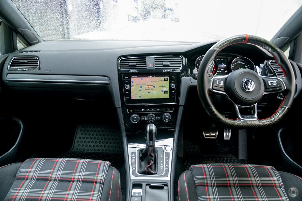 
								2018 Volkswagen Golf 7.5 MY18 GTI Hatchback 5dr DSG 6sp 2.0T full									
