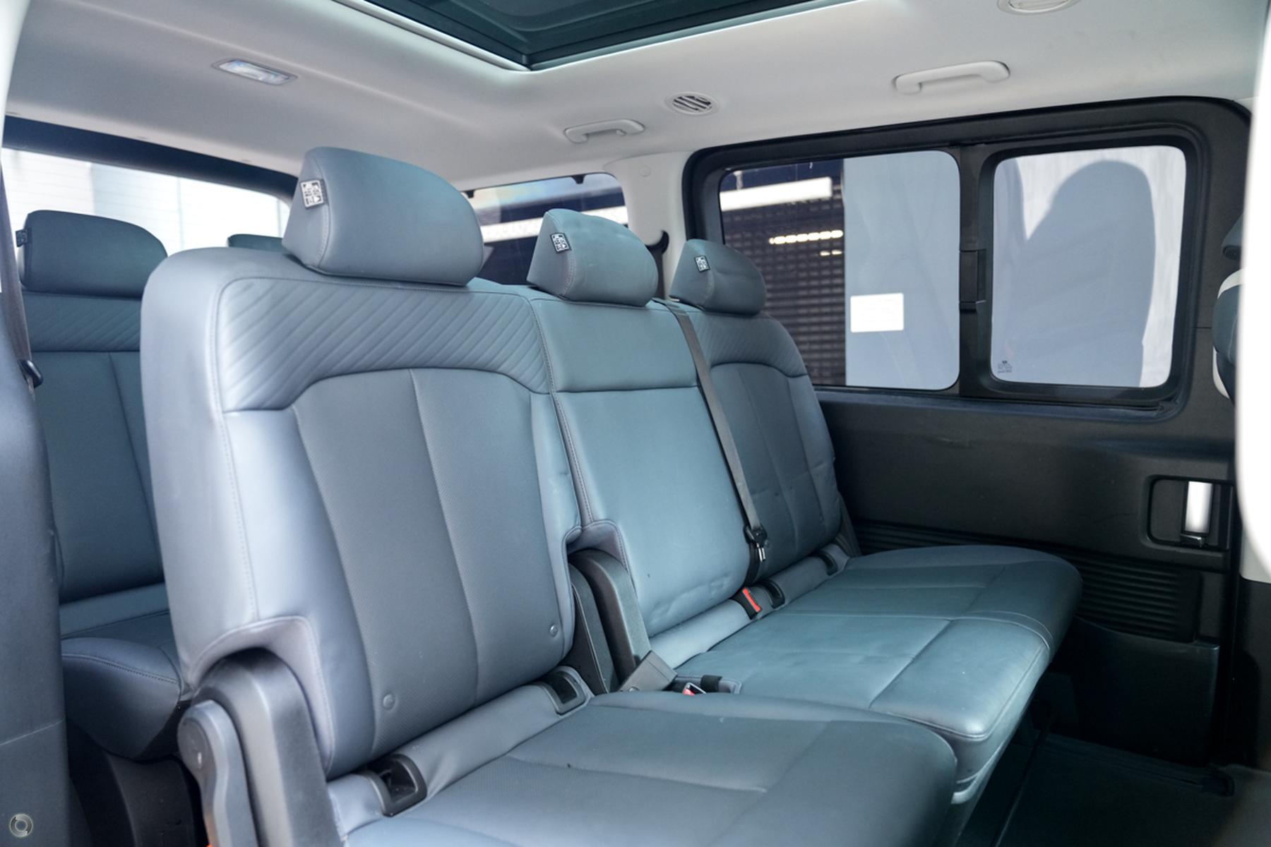 
								2021 Hyundai STARIA US4.V1 MY22 Highlander Wagon 8st 5dr Spts Auto 8sp AWD full									