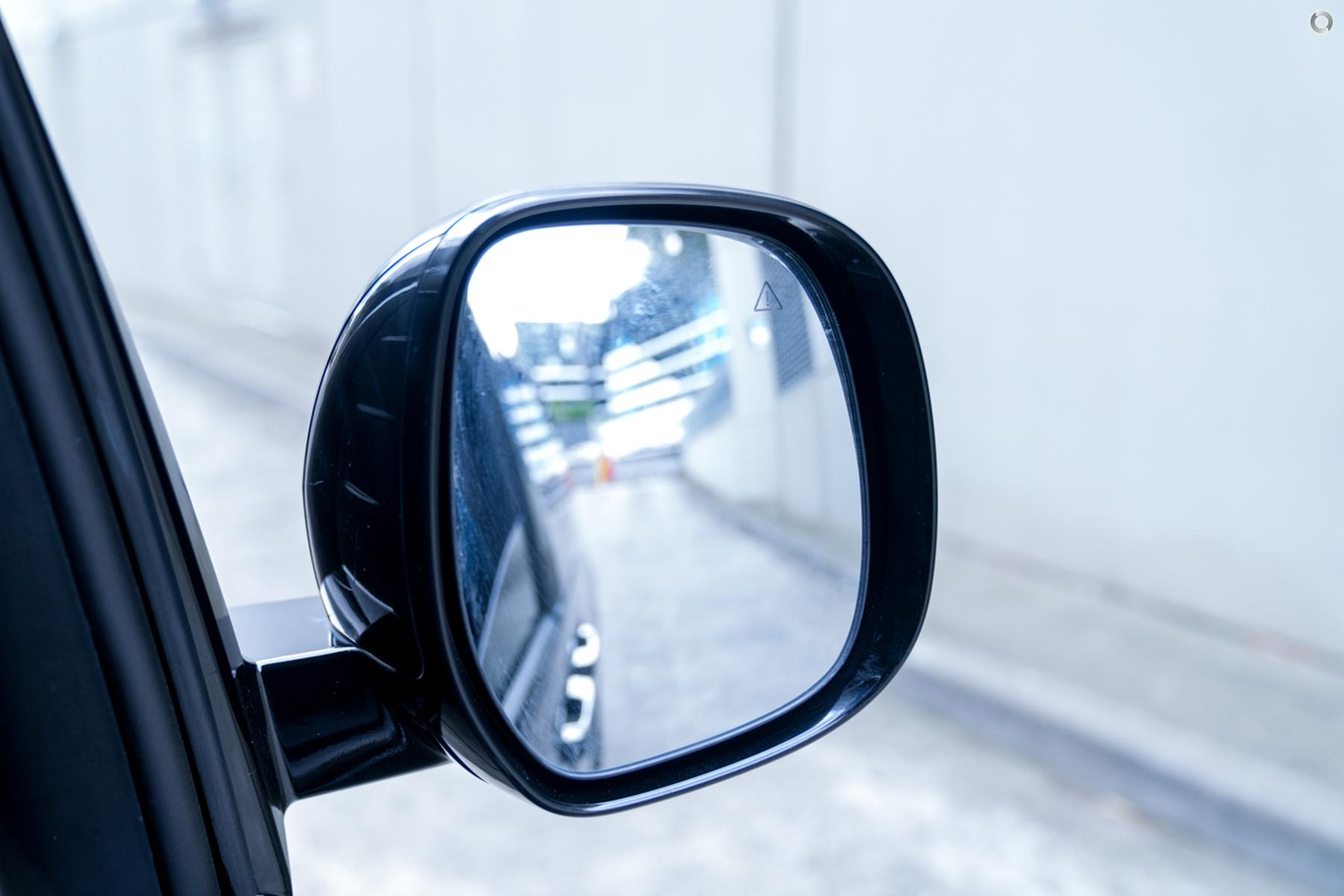 
								2021 Hyundai STARIA US4.V1 MY22 Highlander Wagon 8st 5dr Spts Auto 8sp AWD full									