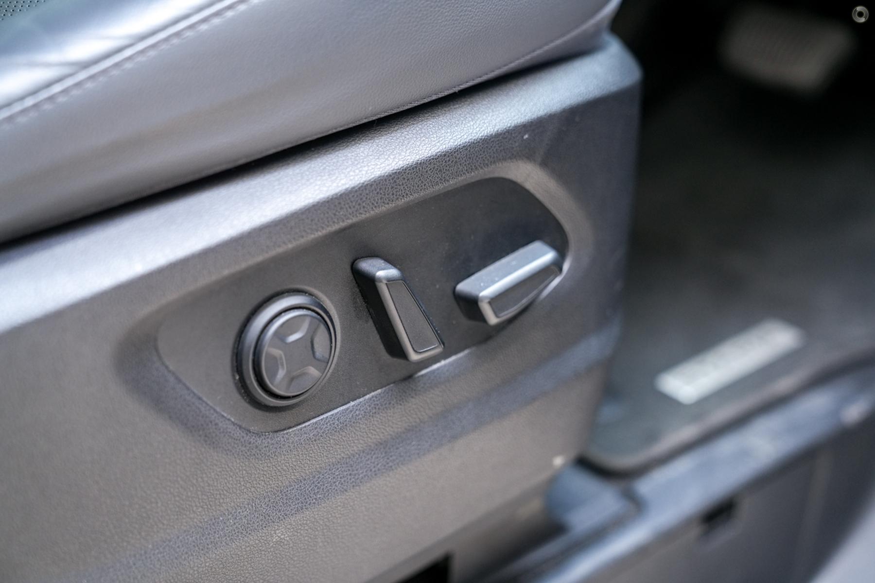 
								2021 Hyundai STARIA US4.V1 MY22 Highlander Wagon 8st 5dr Spts Auto 8sp AWD full									