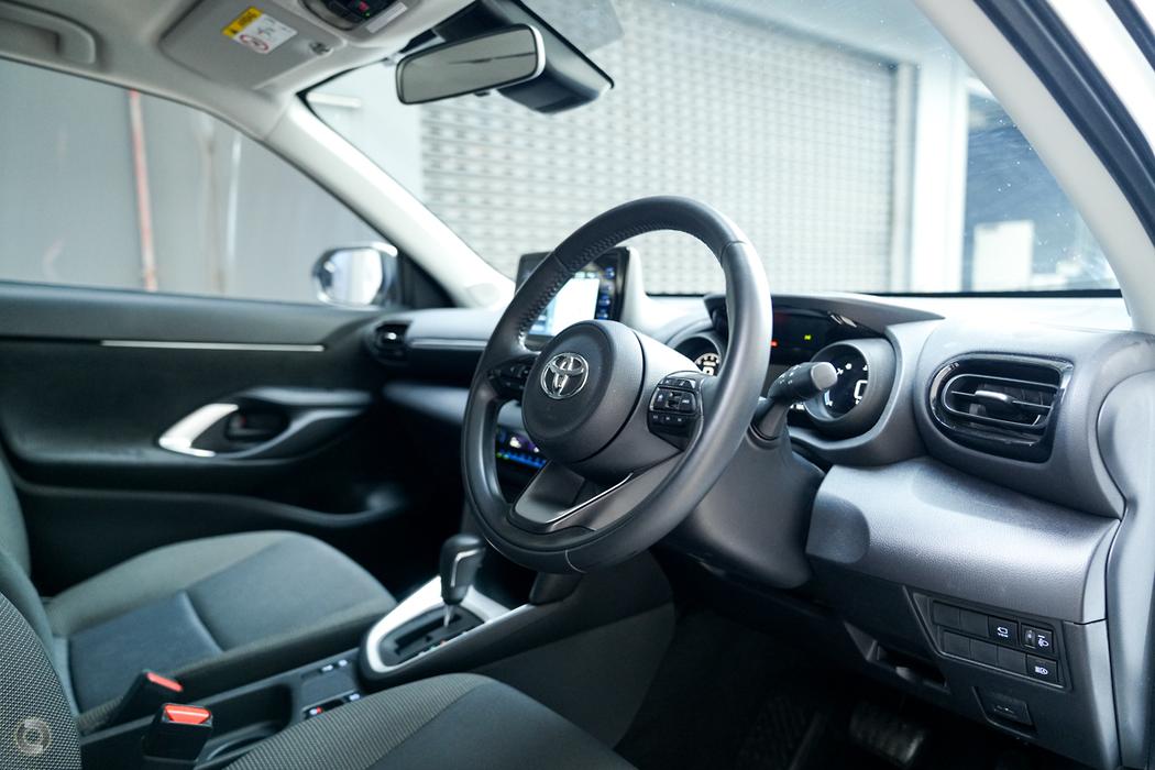 
								2023 Toyota Yaris Cross MXPB10R GXL Wagon 5dr CVT 10sp 2WD 1.5i – #662 full									