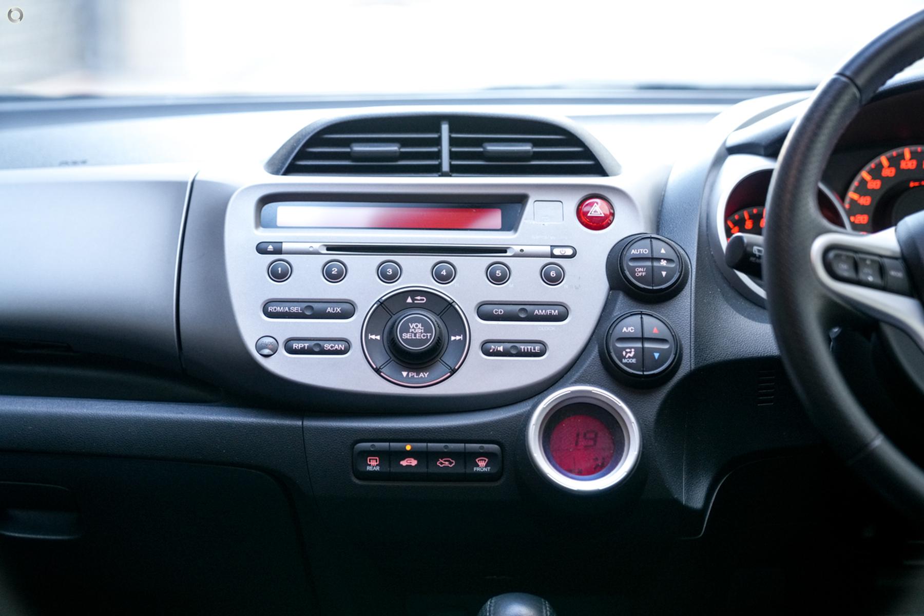 
								2012 Honda Jazz GE MY12 VIBE HATCHBACK 5DR AUTO 5SP 1.3I – #704 full									