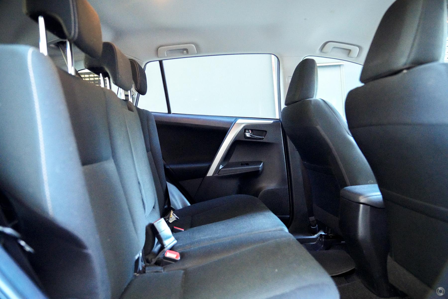 
								2015 Toyota RAV4 ASA44R Cruiser Wagon 5dr Spts Auto 6sp AWD 2.5i – #686 full									