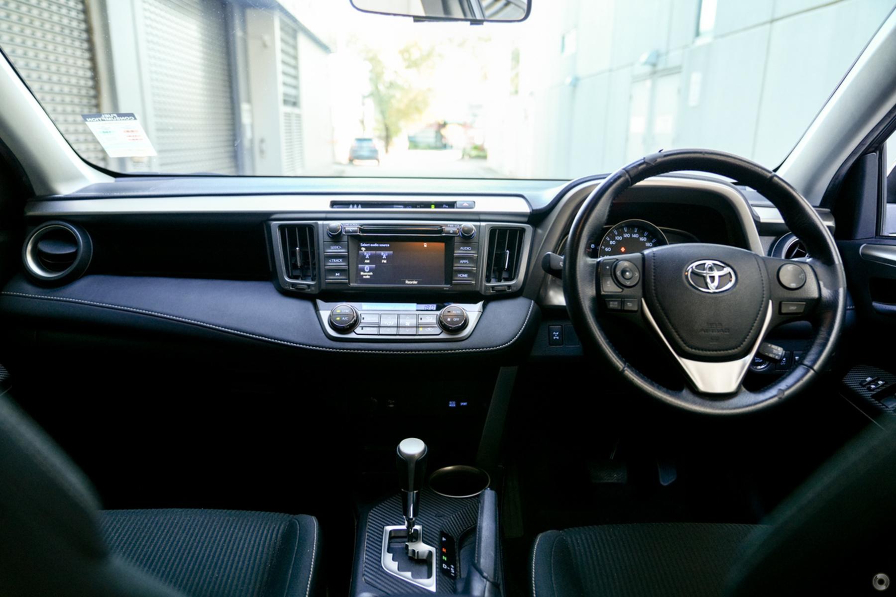 
								2015 Toyota RAV4 ASA44R Cruiser Wagon 5dr Spts Auto 6sp AWD 2.5i – #686 full									