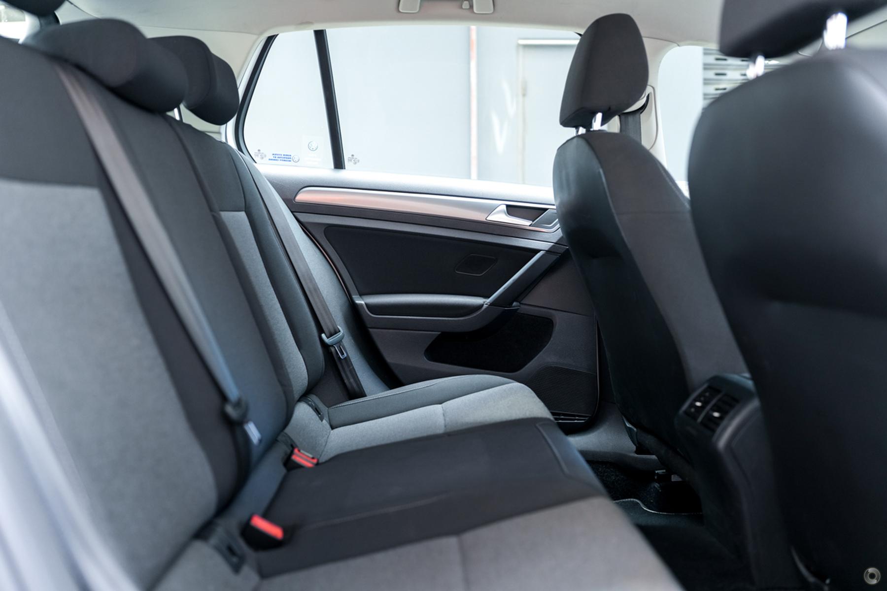 
								2015 Volkswagen Golf VII MY15 90TSI Hatchback 5dr DSG 7sp 1.4T – #691 full									