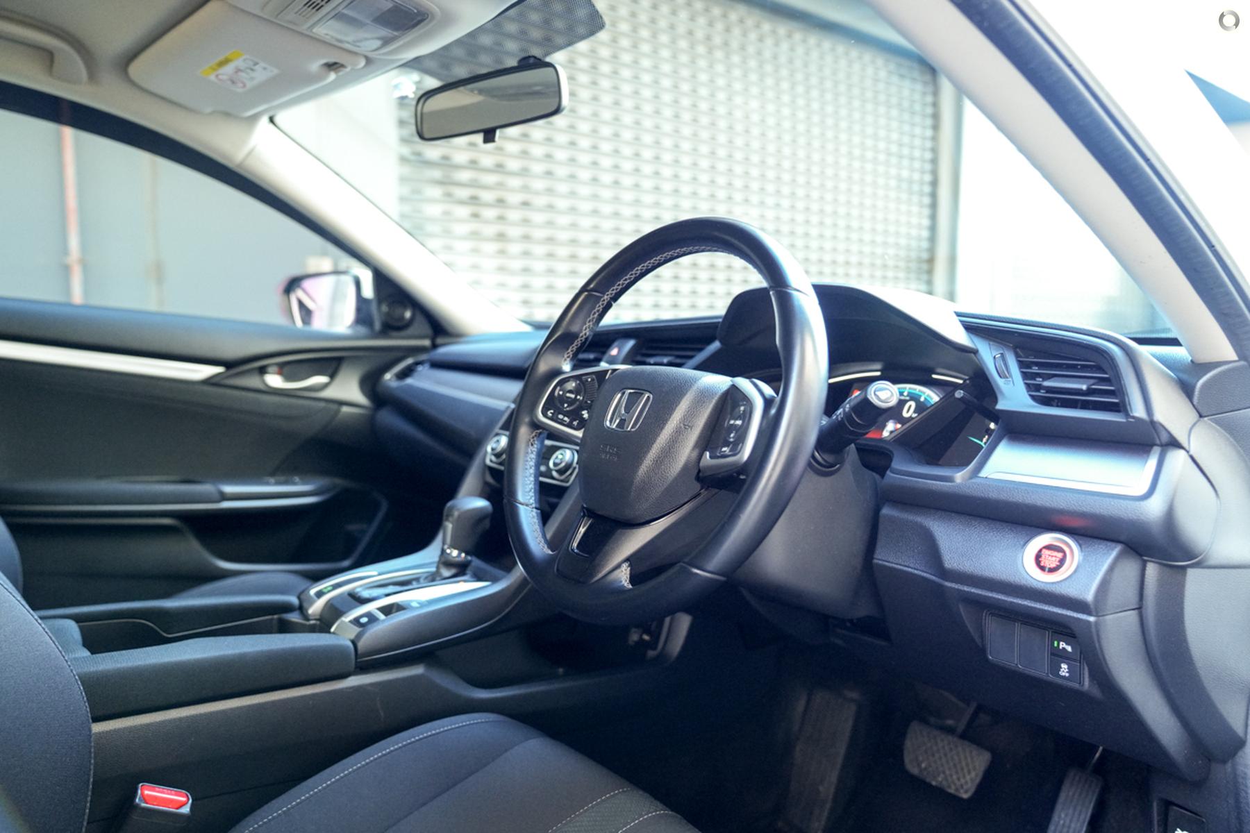 
								2019 Honda Civic 10th Gen MY18 VTi-S Sedan 4dr CVT 1sp 1.8i – #683 full									